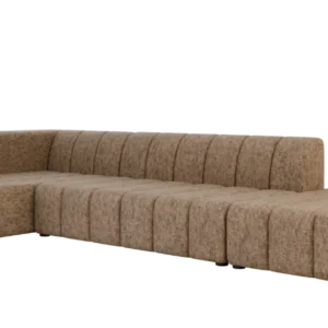 zijkant bankstel, bank bruin, bruine bank, bruine bank stof, loungebank binnen, loungebank woonkamer, 3-zits loungebank, zitmeubelen, maatwerk Nederland, lichte bank, bank met hocker, bank met hocker,